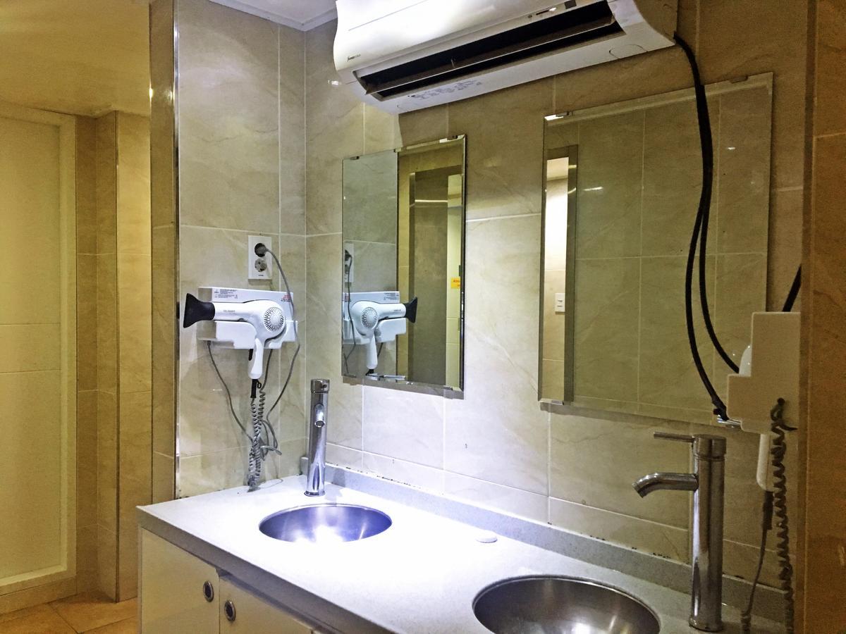 Myeong-Dong Good Stay Сеул Екстер'єр фото